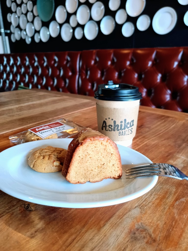 Ashika BAKESのコーヒーと焼き菓子